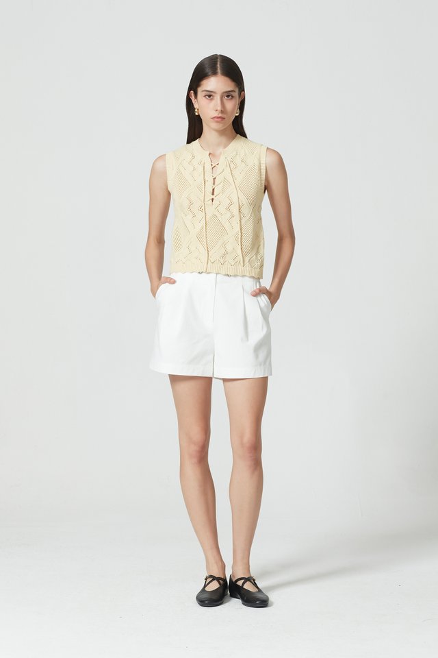 SHORTS WITH DRAWSTRING DETAIL