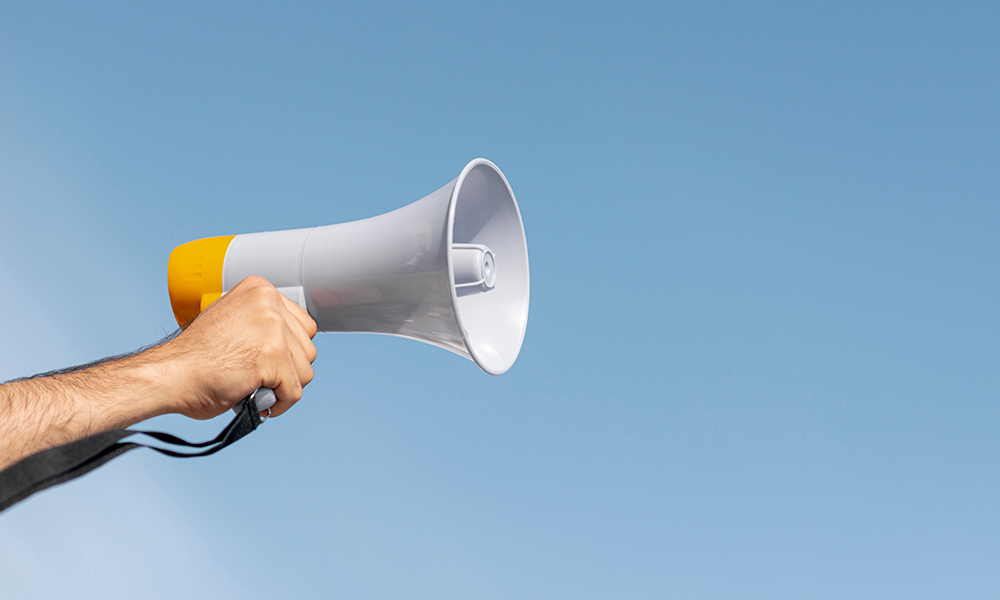 marketing campaign (raise brand awareness) , marketing campaign examples (generate traffic)