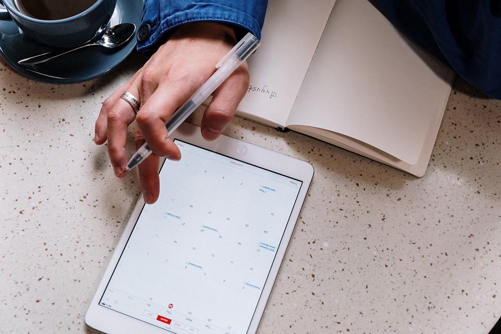 business marketing by make a schedule with Influencer Singapore