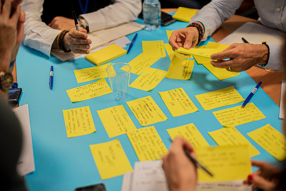 customer experience (customer experience analysis) , customer experience management (customer effort score)
