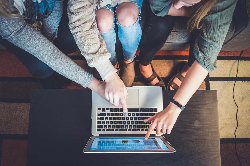 digital advertising (digital media marketing benefits)