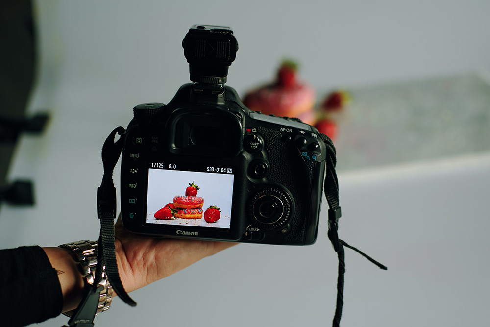 social media campaign (exaggerations) , social media plan (persuasiveness)
